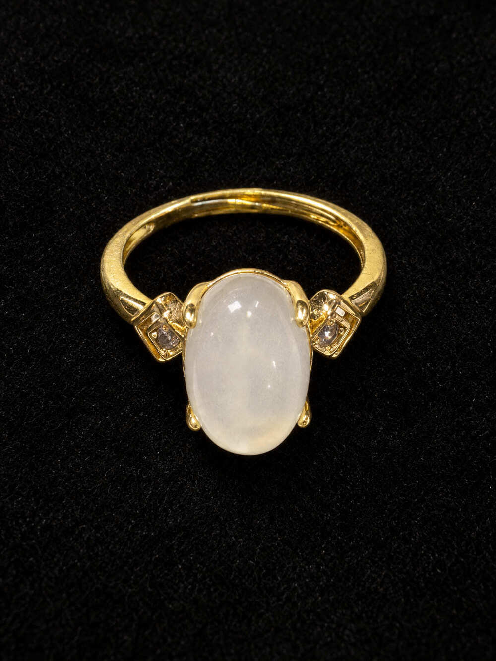 ⚜️ Oval Ring | Milky Cabochon + Rhinestone | Size 7 💗